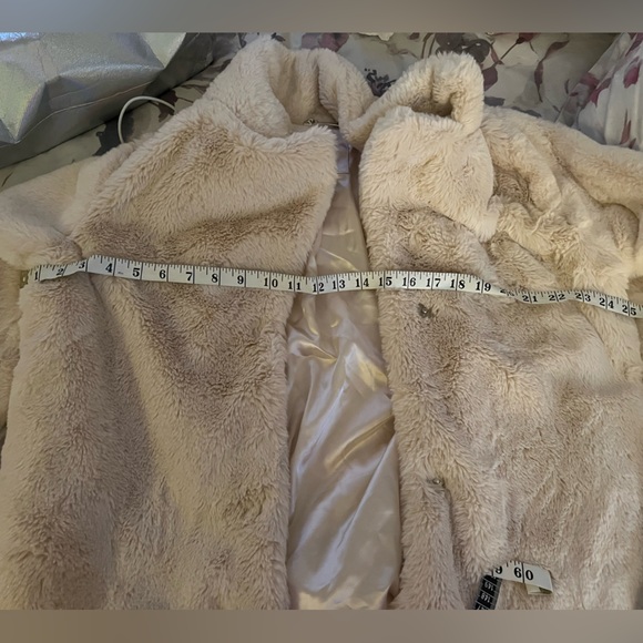 Faux fur cream jacket - Picture 4 of 4